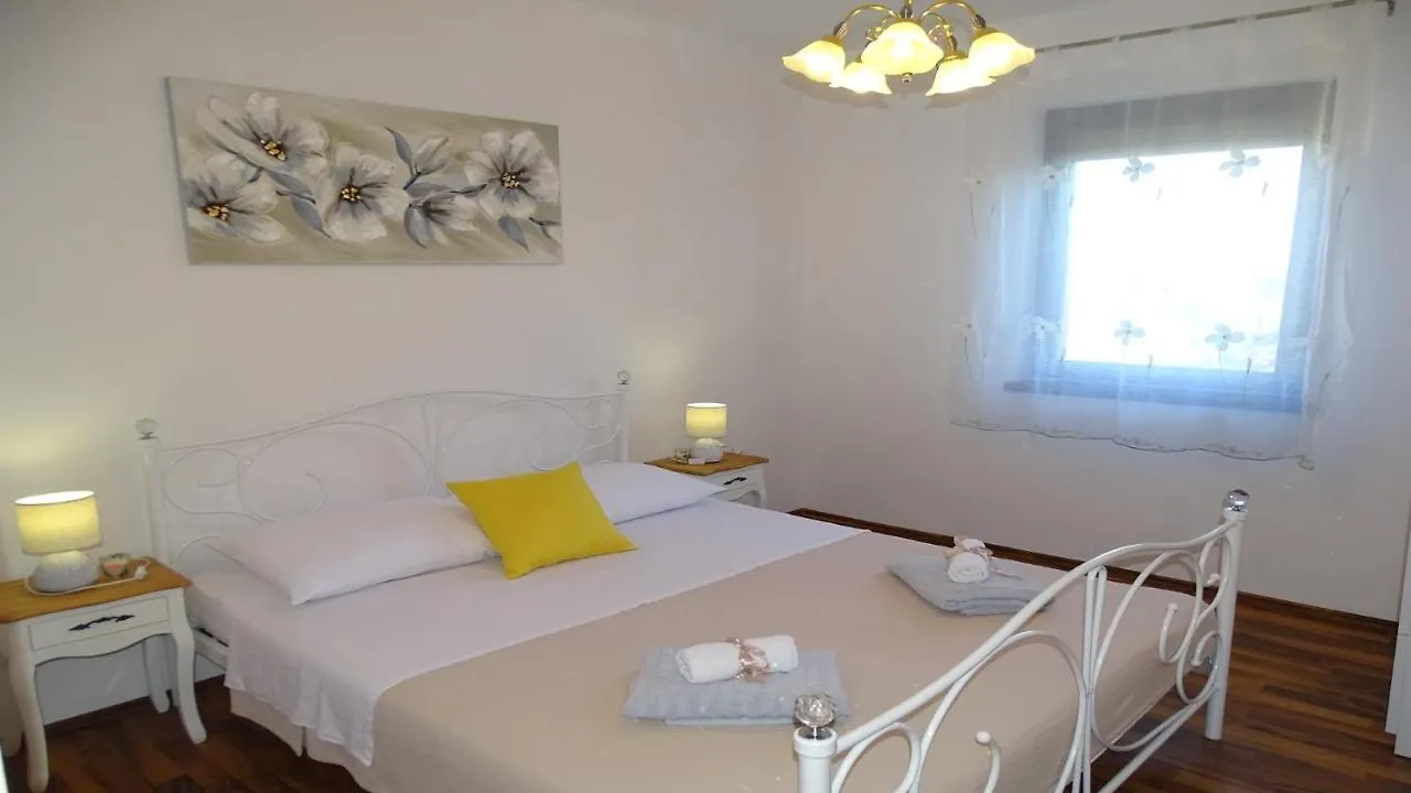 Villa Holiday Home Iva With Pool Sukosan
